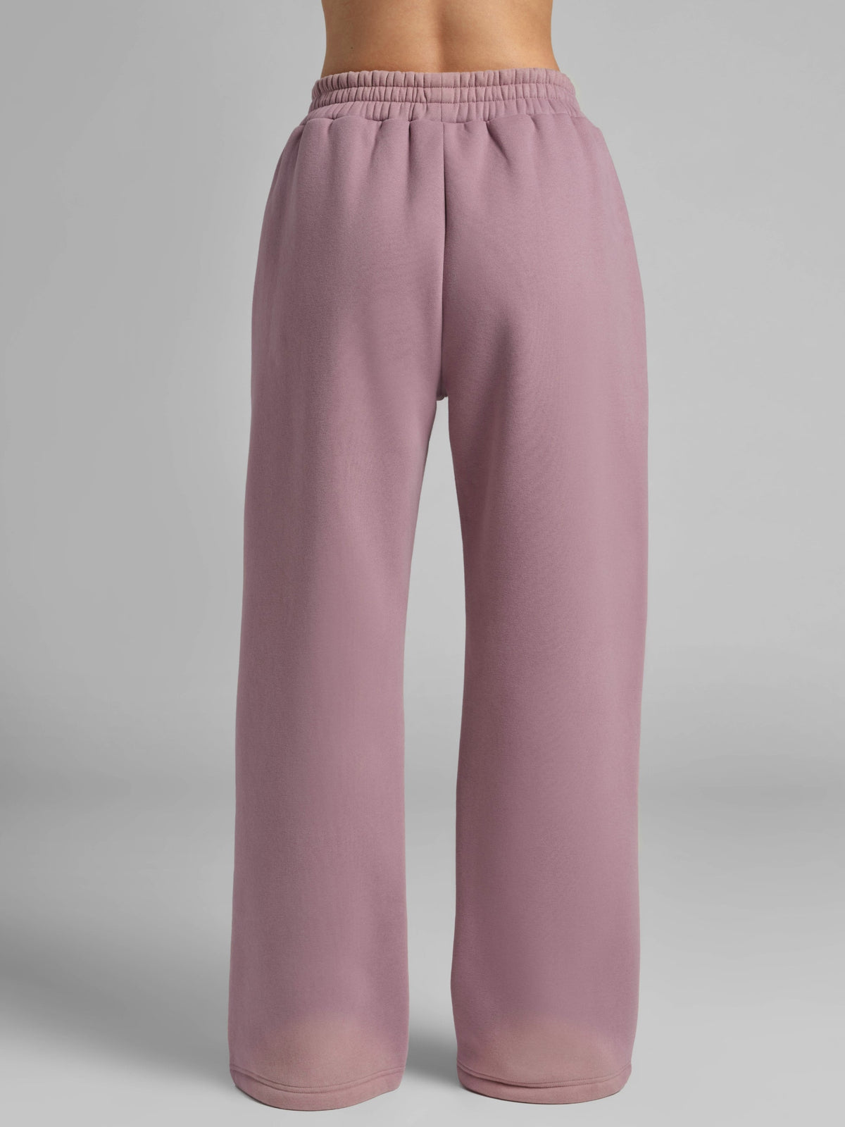 Minimalist Straight Leg Sweatpants – Short